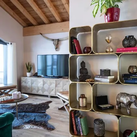 Chalet Golden Jubilée By Les Etincelles